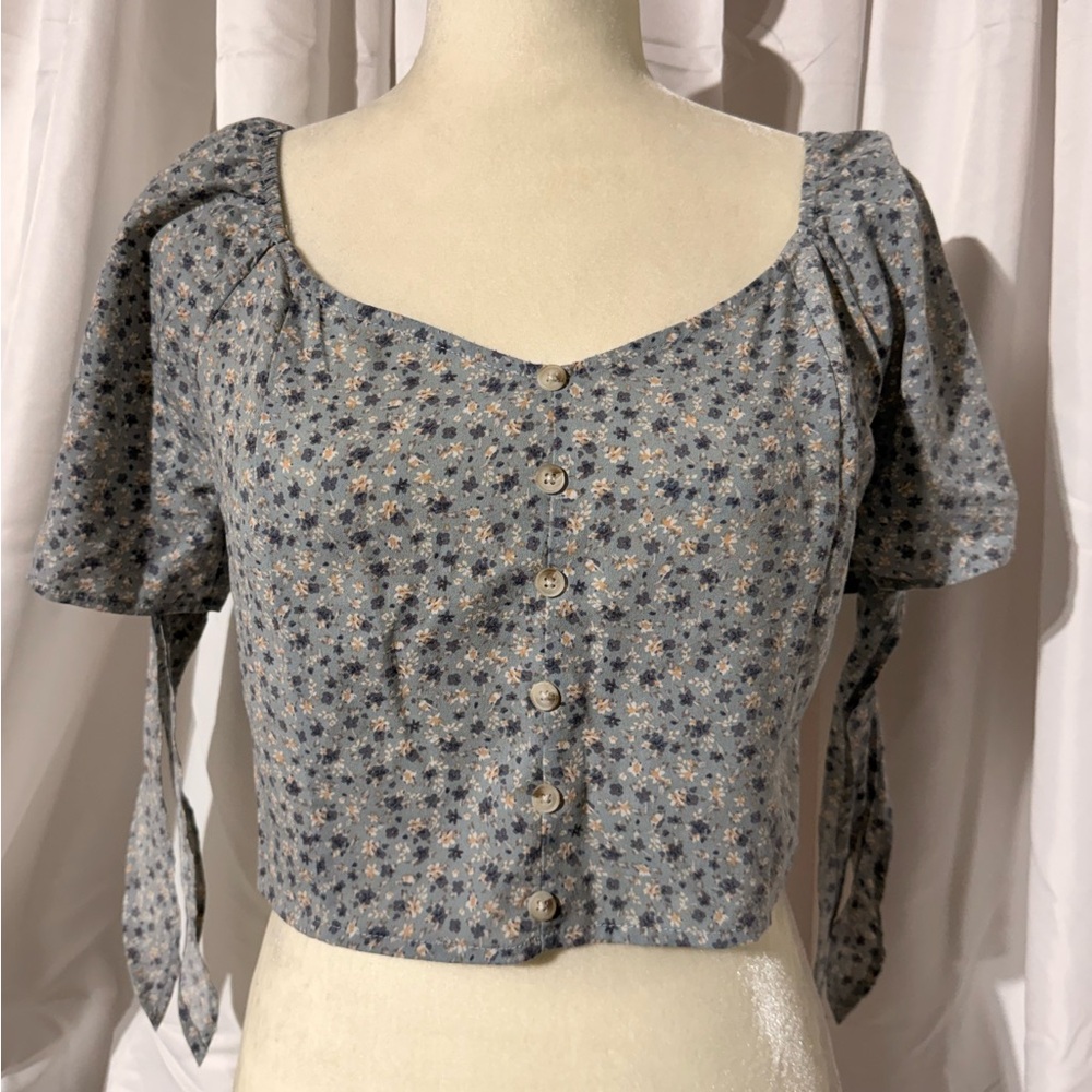 Paper Crane Floral Button-Up Crop Top